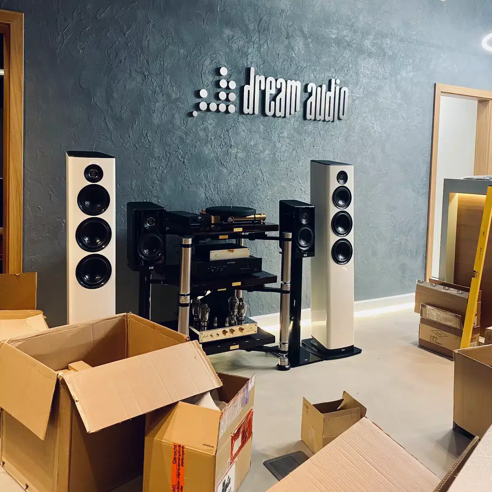 DreamAudio Showroom – Einrichtung 2022