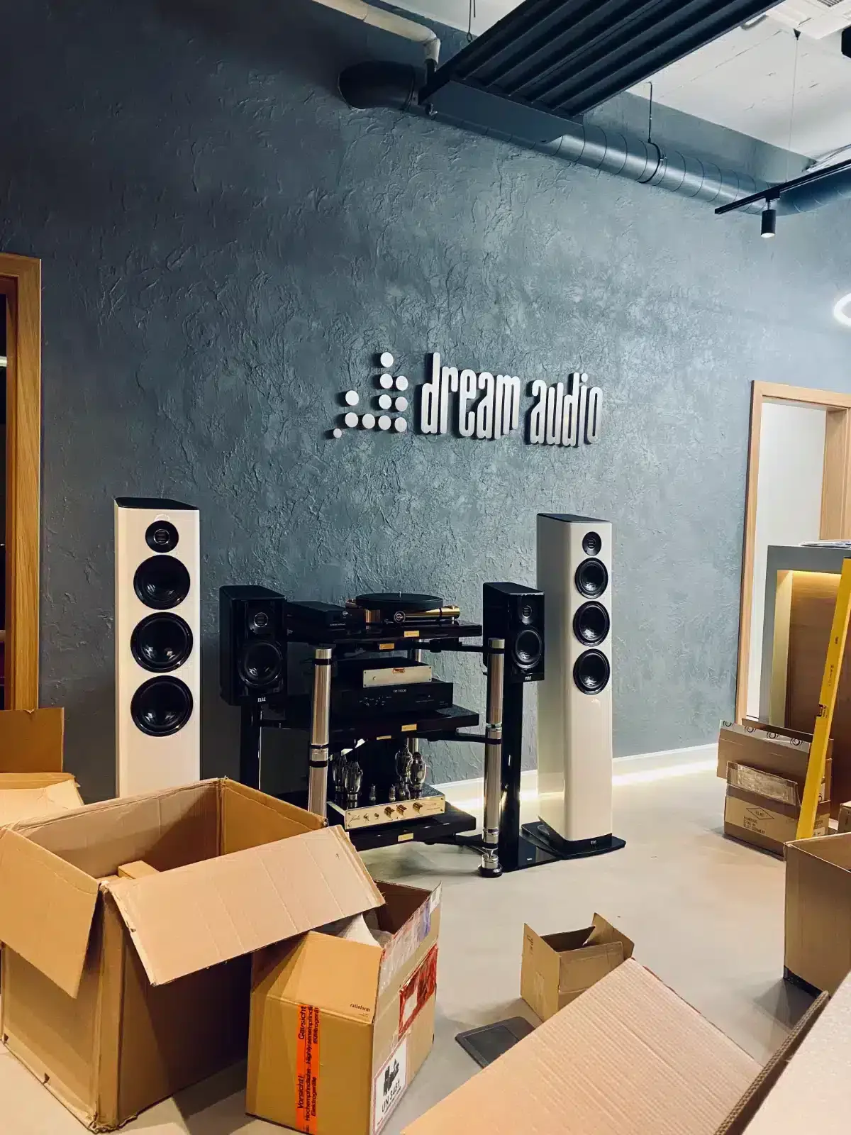 DreamAudio Showroom – Einrichtung 2022