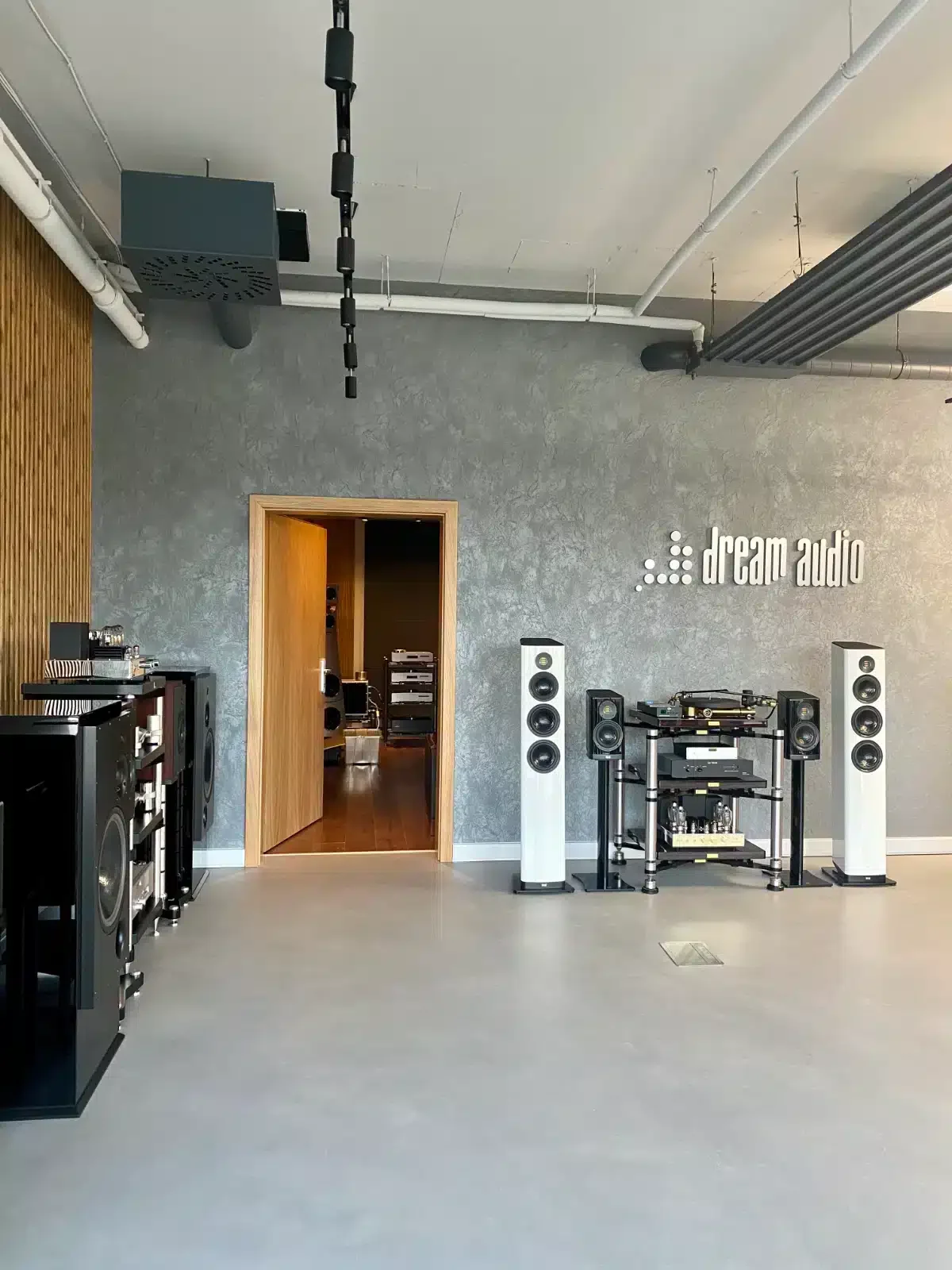 DreamAudio Showroom – Einrichtung 2022
