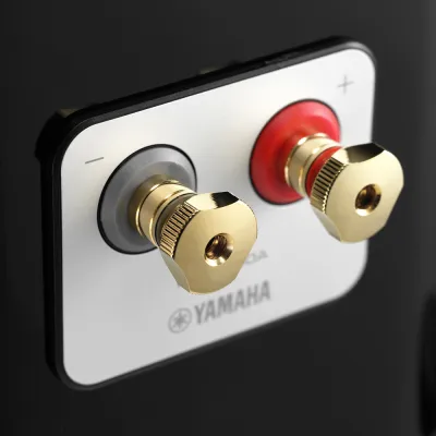 Stĺpový reproduktor Yamaha NS-2000A Pianoblack
