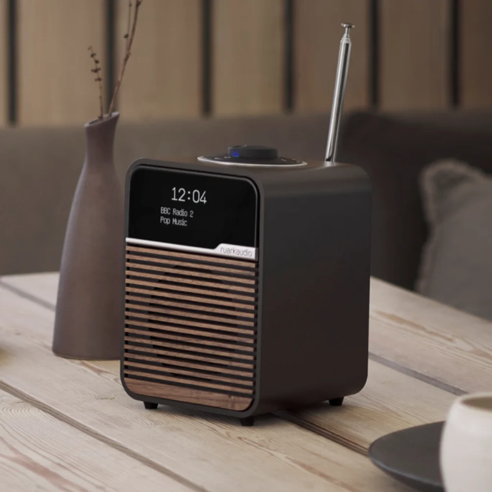 DAB+ player Ruark Audio R1 Bluetooth Radio Espresso lacquer