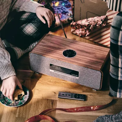 All-in-One Player Ruark Audio R3S Compact Music System Rich Walnut veneer