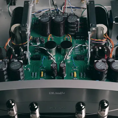 Phono Verstärker DS Audio TB-100 Tube Phono Equalizer Matte Silver
