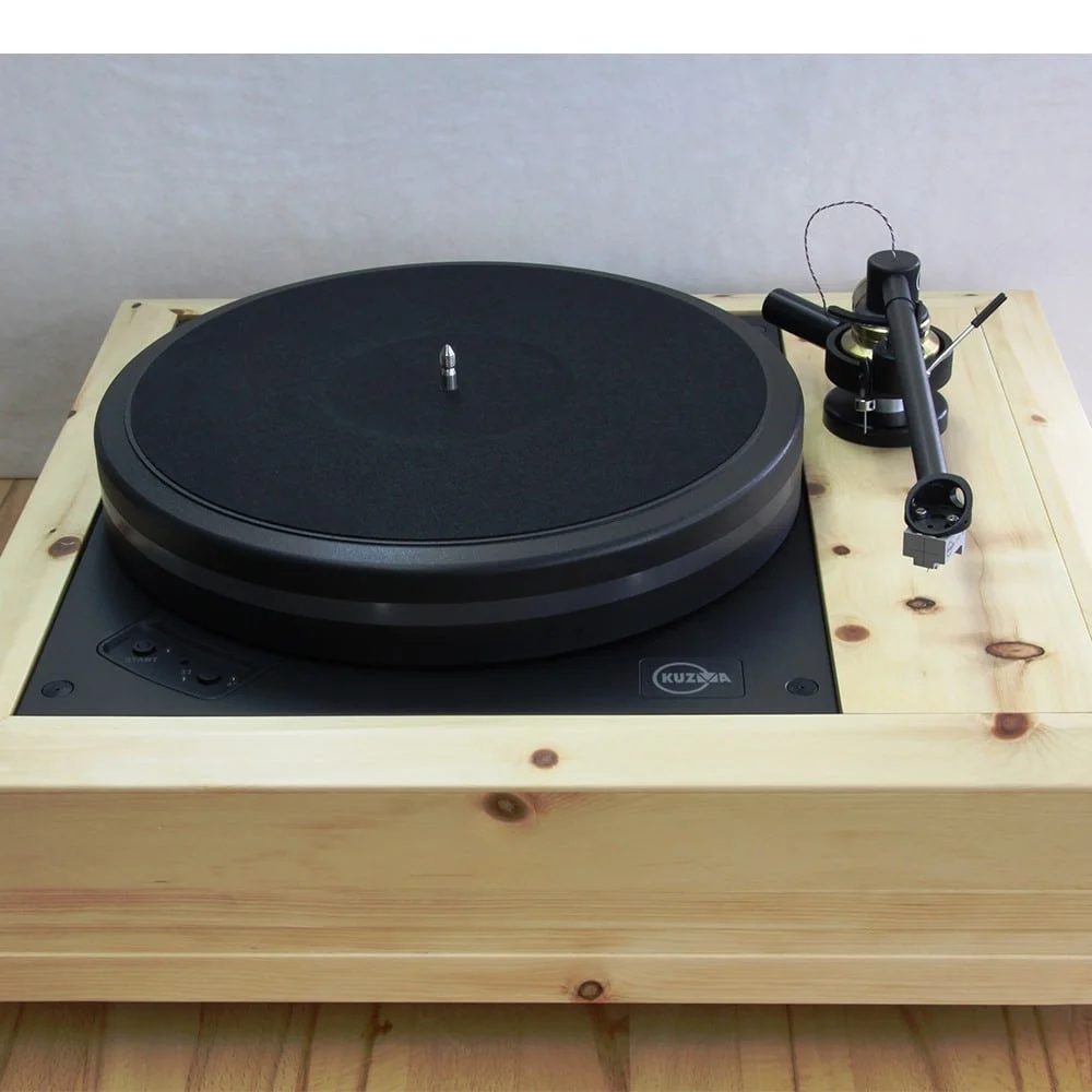 Kuzma Stabi R turntable
