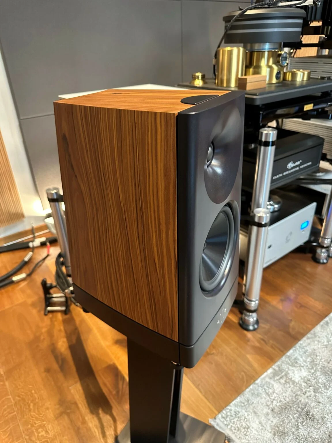 Stojanové reprosústavy YG Acoustics PEAKS TOR