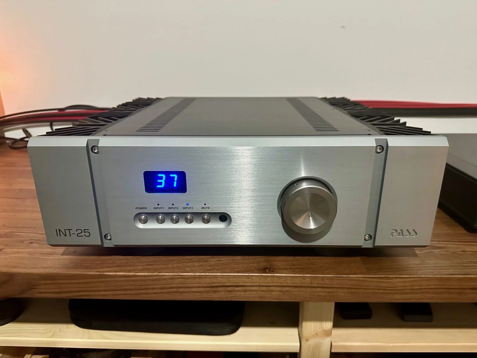 Pass Labs INT-25