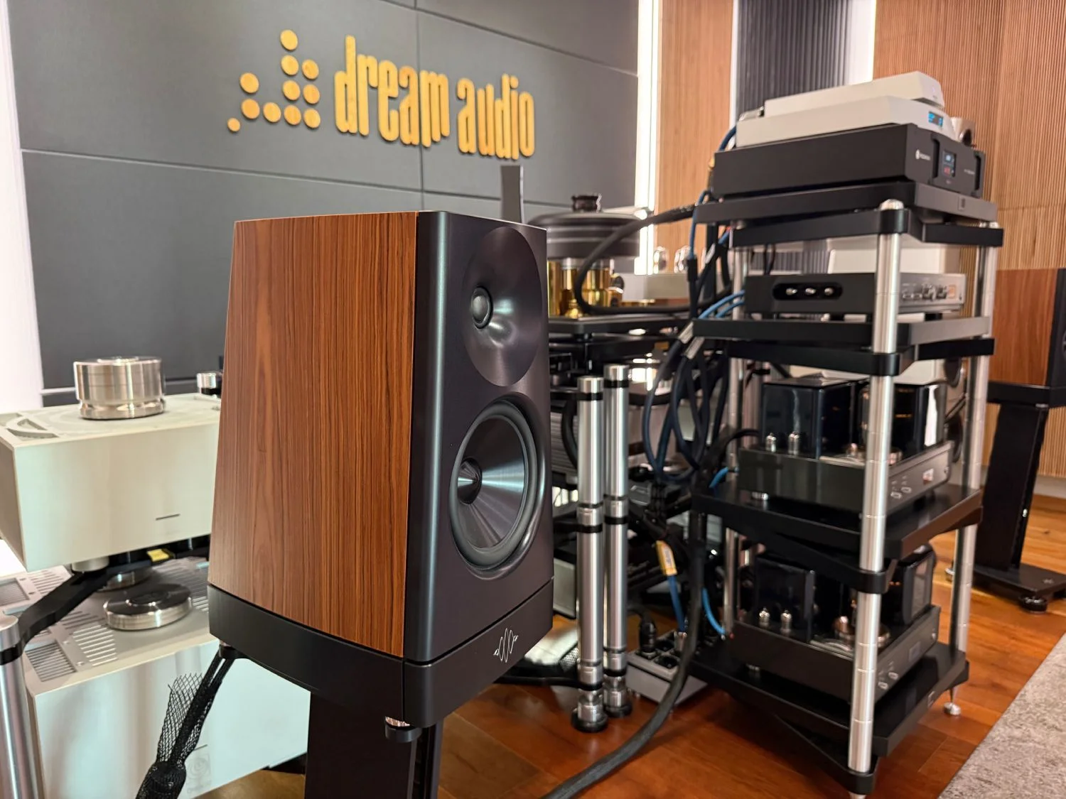 YG Acoustics Tor